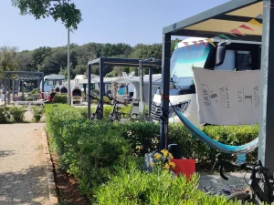 Camping Mon Perin: Ehrlicher Testbericht mit Tipps & Bewertung